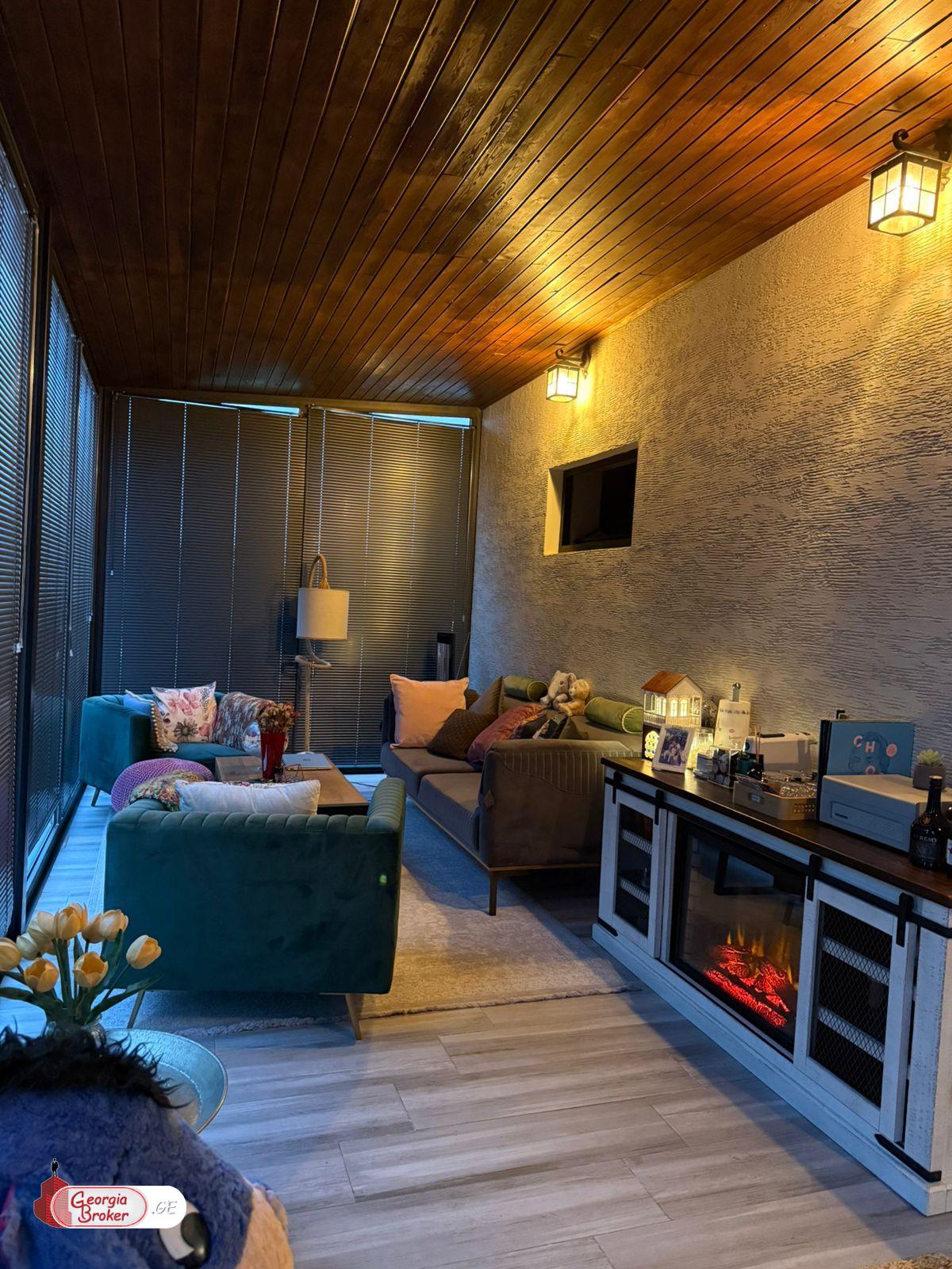 продается дом с новым ремонтом 8-комнат